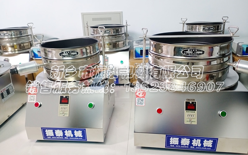 石墨粉試驗(yàn)篩：鋰電材料行業(yè)不可或缺的實(shí)驗(yàn)室振動(dòng)篩分機(jī)
